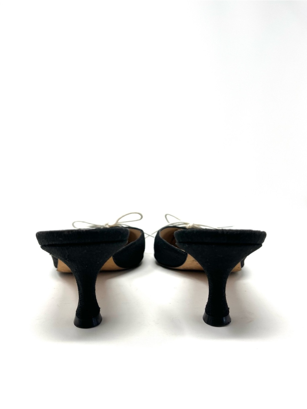 Vintage Manolo Blahnik Y2K Black Denim White Lace Up Bow Mules Kitten Heels 37.5 - Picture 6 of 9